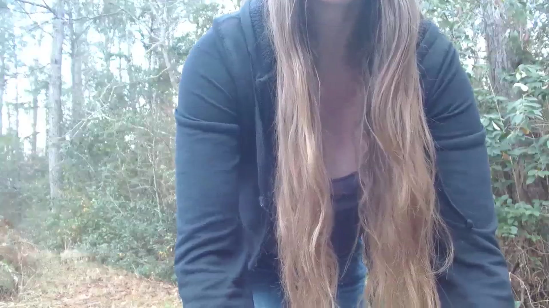 Gallery image thumbnail from GirlOffGrid's myfreecams stream on, 01/01/2024, 22:52 image 6 of 20