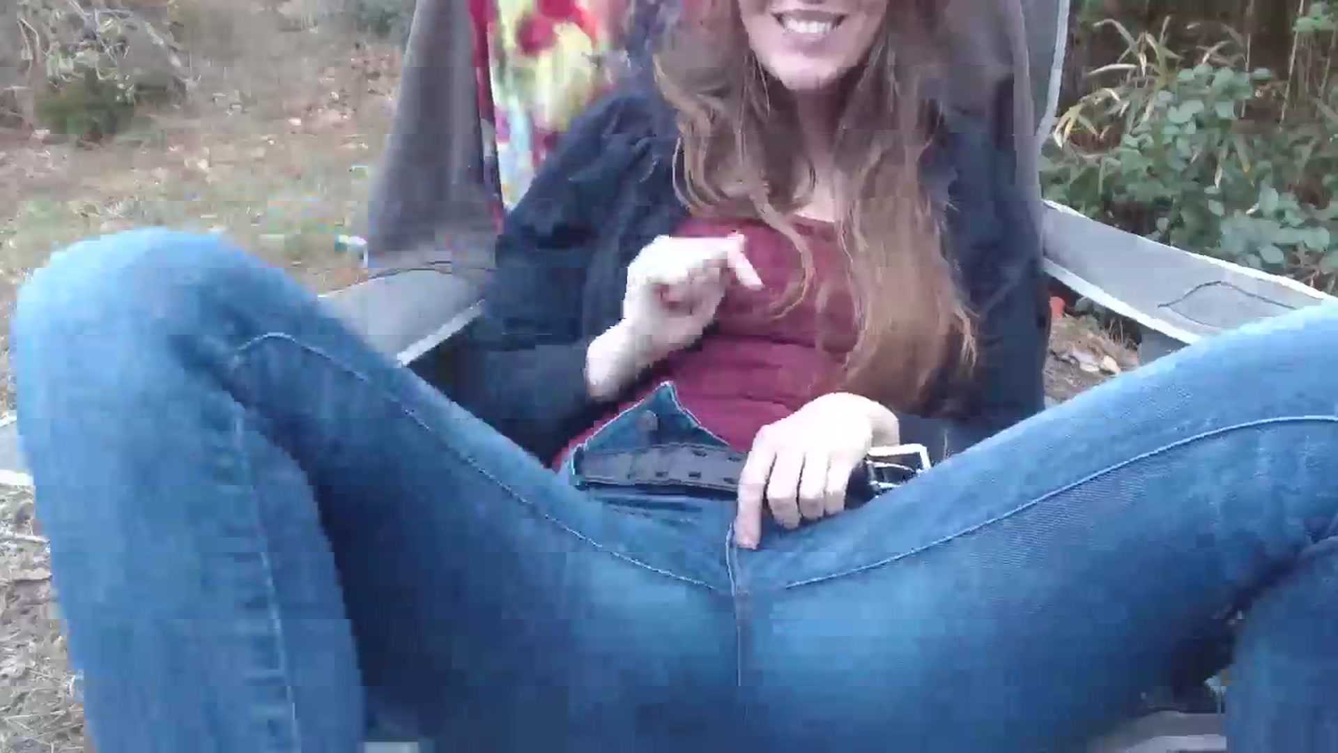 Gallery image thumbnail from GirlOffGrid's myfreecams stream on, 01/15/2024, 21:32 image 13 of 20