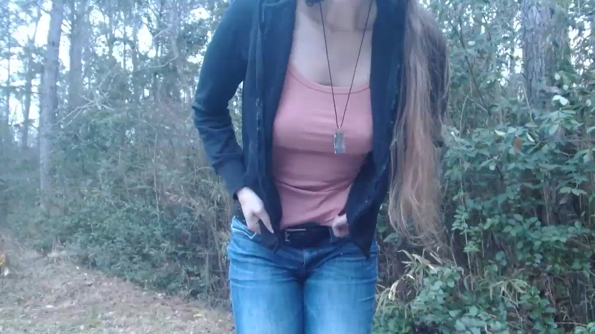 Gallery image thumbnail from GirlOffGrid's myfreecams stream on, 01/27/2024, 22:42 image 8 of 20