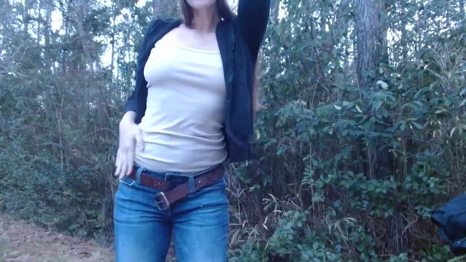 Gallery image thumbnail from GirlOffGrid's myfreecams stream on, 02/08/2024, 23:23 image 9 of 20