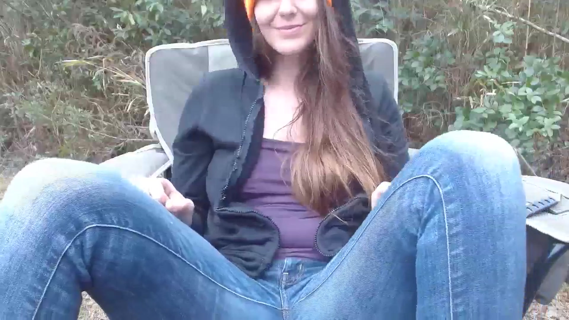 Gallery image thumbnail from GirlOffGrid's myfreecams stream on, 03/01/2024, 20:53 image 3 of 20