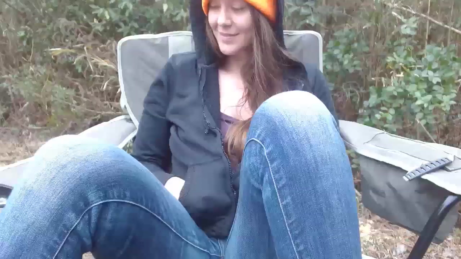 Gallery image thumbnail from GirlOffGrid's myfreecams stream on, 03/01/2024, 20:53 image 4 of 20