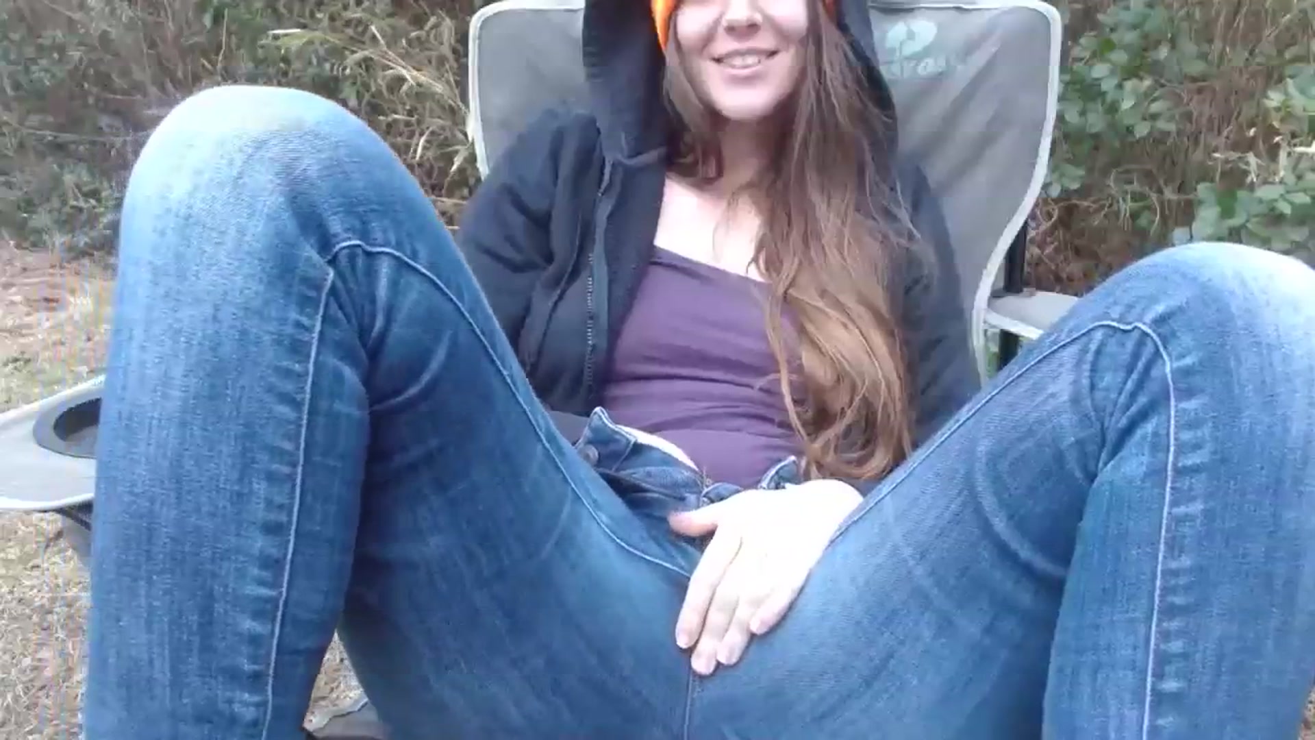 Gallery image thumbnail from GirlOffGrid's myfreecams stream on, 03/01/2024, 21:43 image 5 of 20