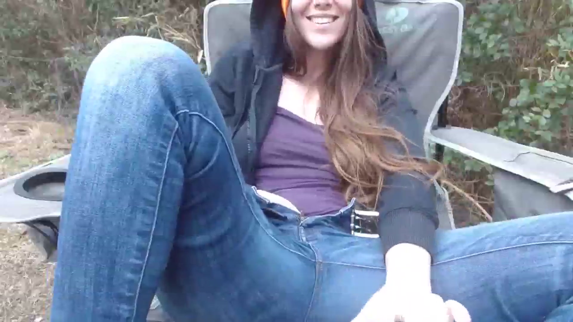 Gallery image thumbnail from GirlOffGrid's myfreecams stream on, 03/01/2024, 21:43 image 4 of 20