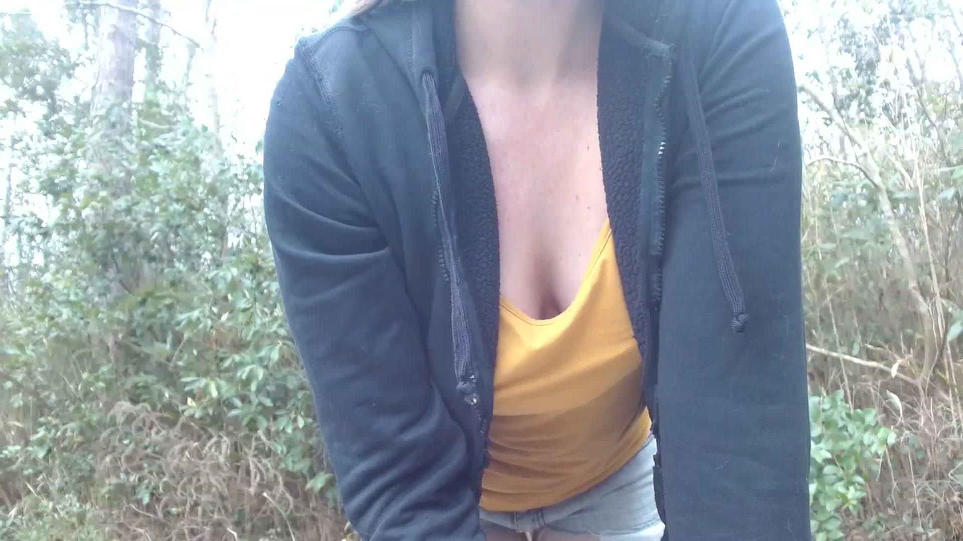 Gallery image thumbnail from GirlOffGrid's myfreecams stream on, 03/03/2024, 21:35 image 11 of 20