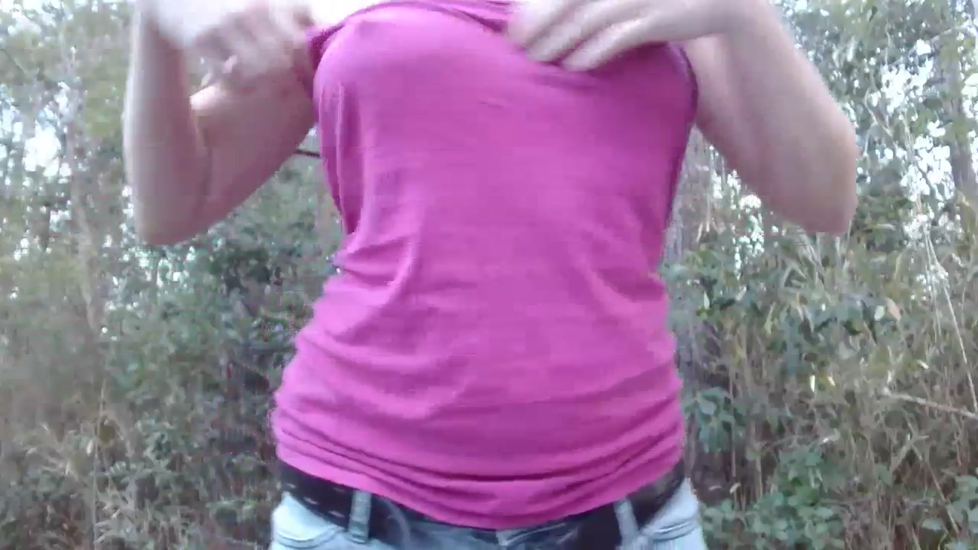 Gallery image thumbnail from GirlOffGrid's myfreecams stream on, 03/30/2024, 23:30 image 16 of 20