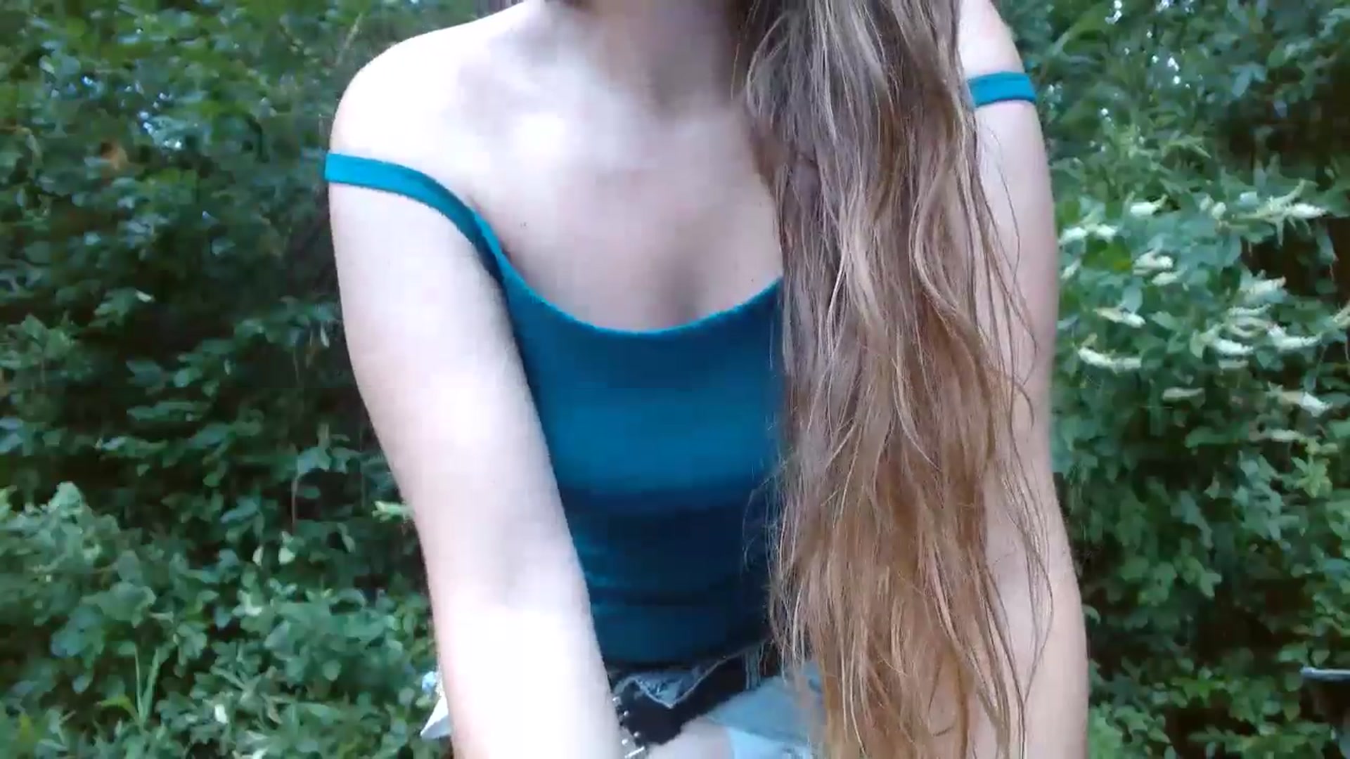 Gallery image thumbnail from GirlOffGrid's myfreecams stream on, 07/11/2024, 23:11 image 8 of 20