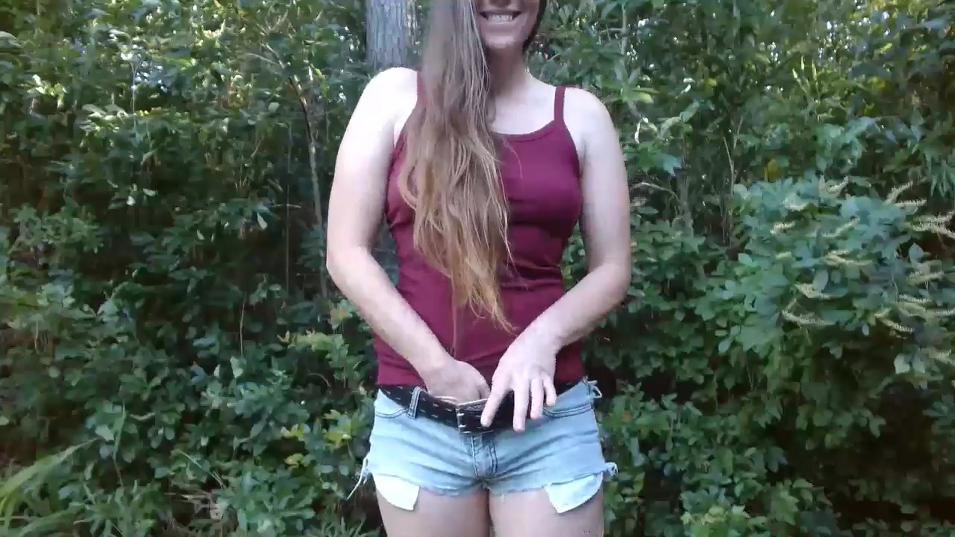 Gallery image thumbnail from GirlOffGrid's myfreecams stream on, 08/16/2024, 22:21 image 9 of 20