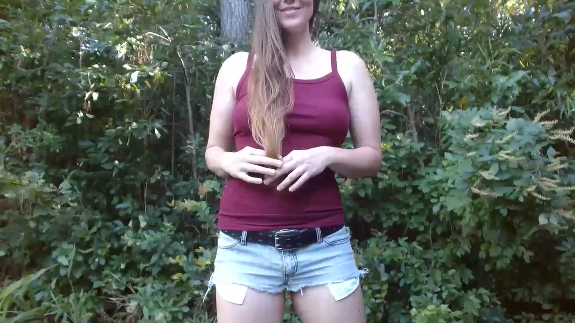 Gallery image thumbnail from GirlOffGrid's myfreecams stream on, 08/16/2024, 22:21 image 6 of 20