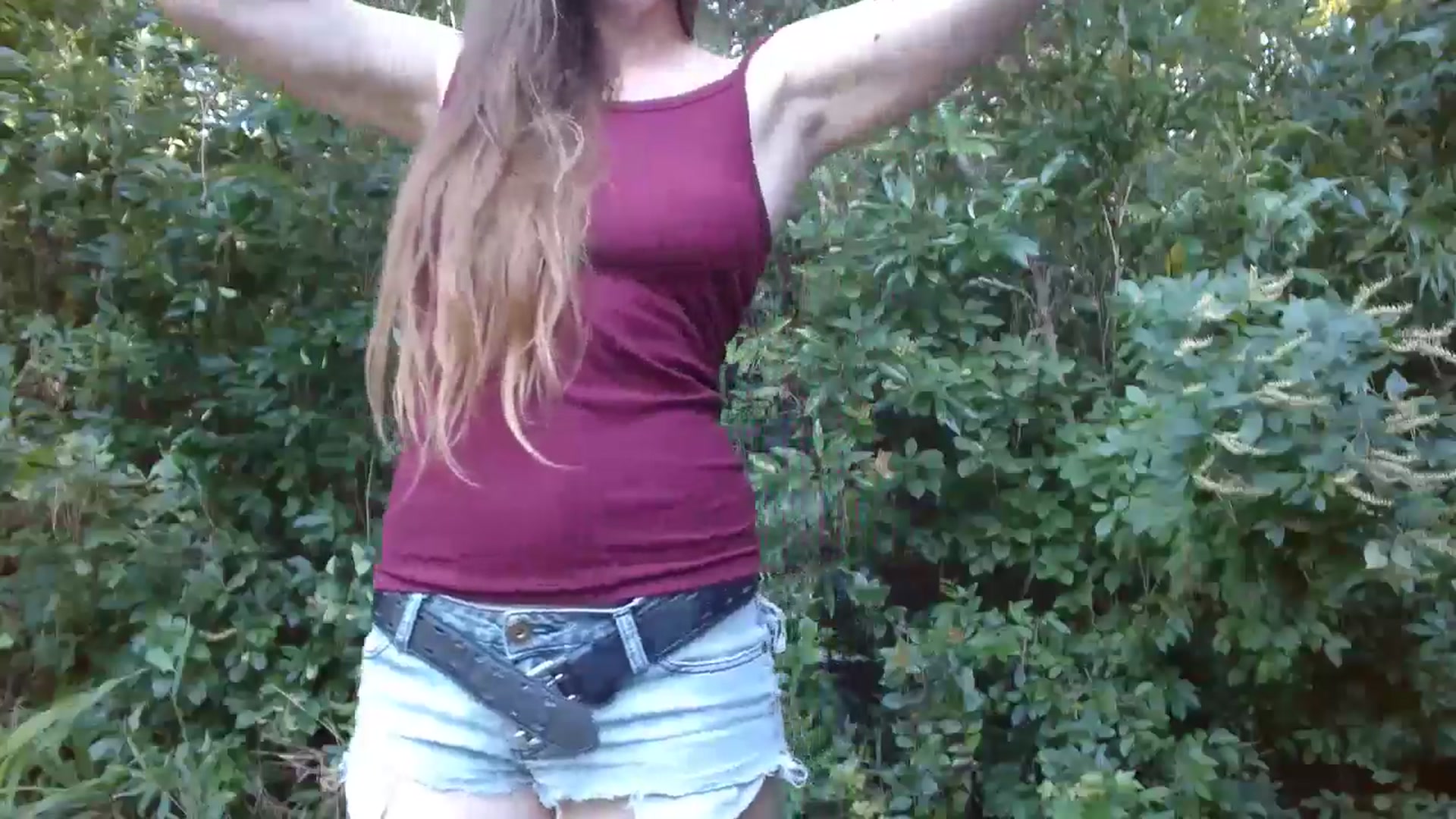 Gallery image thumbnail from GirlOffGrid's myfreecams stream on, 08/16/2024, 22:21 image 12 of 20