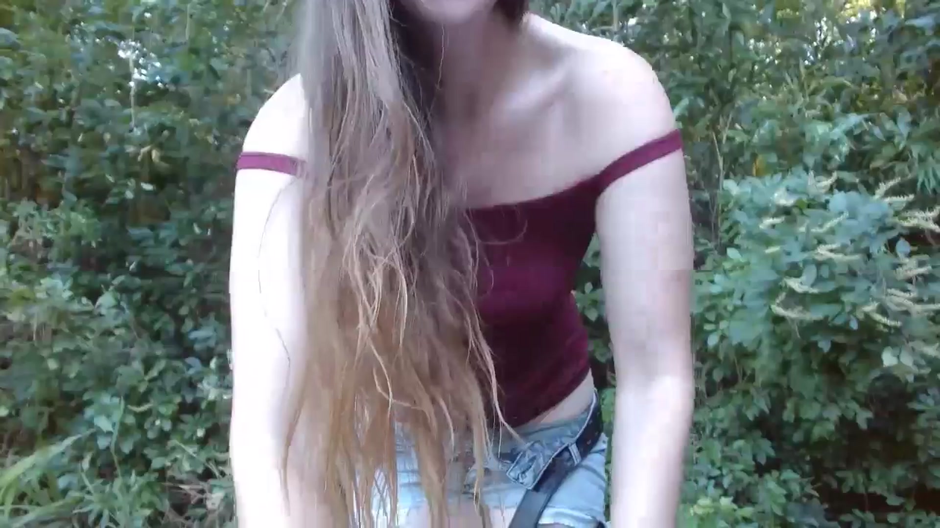 Gallery image thumbnail from GirlOffGrid's myfreecams stream on, 08/16/2024, 22:47 image 13 of 20