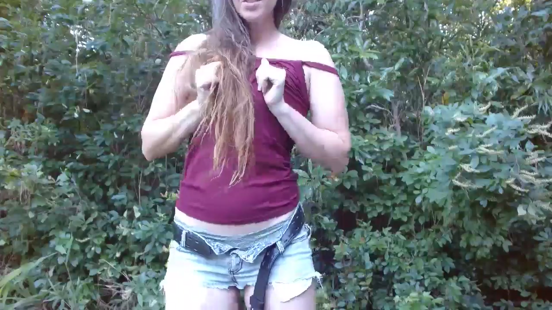 Gallery image thumbnail from GirlOffGrid's myfreecams stream on, 08/16/2024, 22:47 image 9 of 20