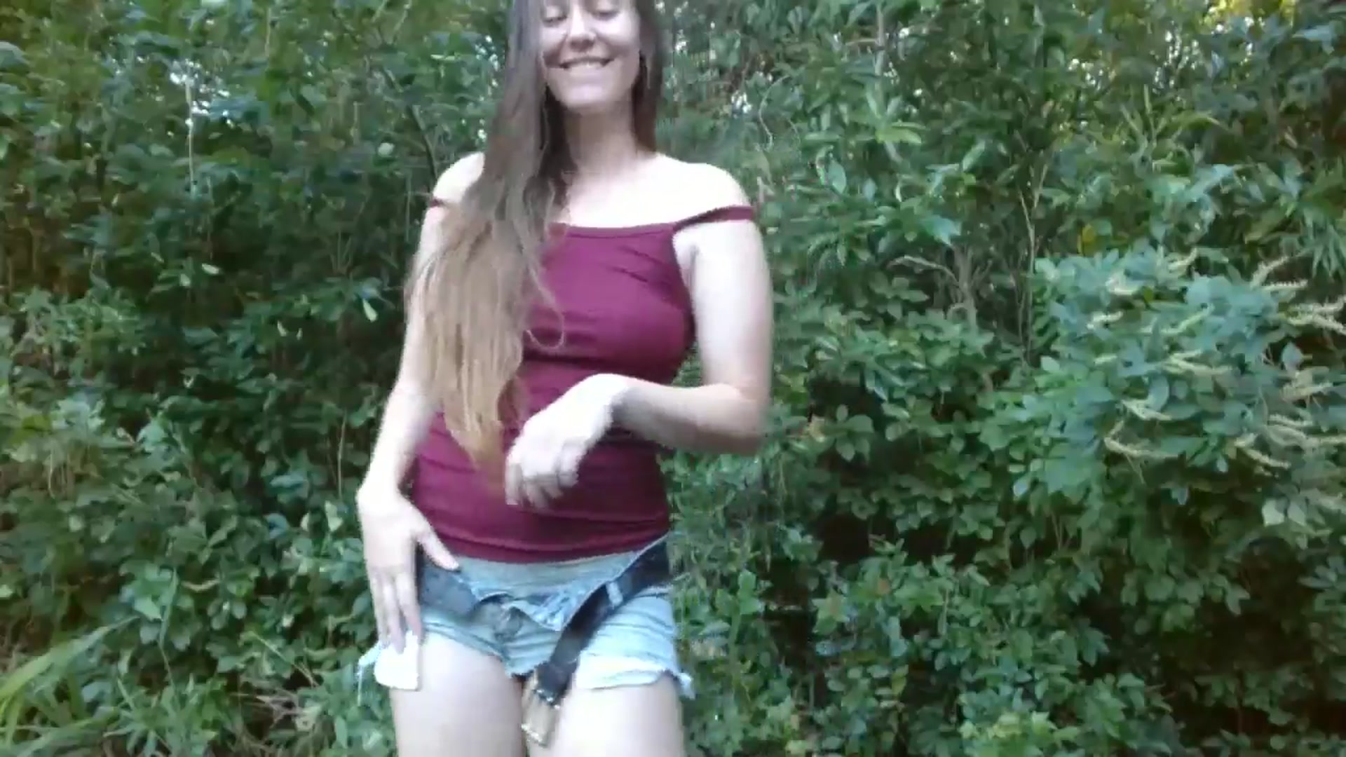 Gallery image thumbnail from GirlOffGrid's myfreecams stream on, 08/16/2024, 23:01 image 2 of 20