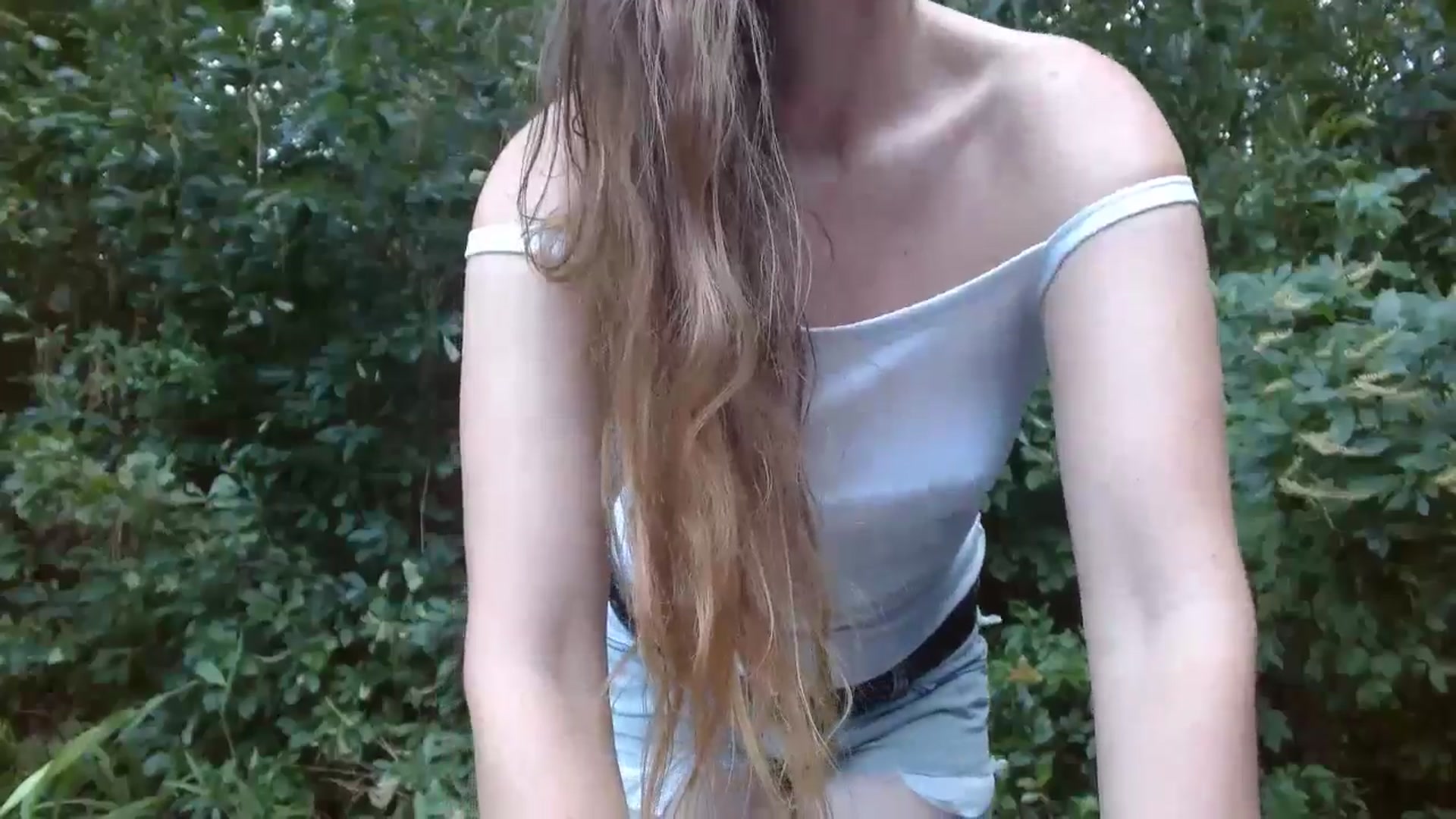 Gallery image thumbnail from GirlOffGrid's myfreecams stream on, 08/20/2024, 23:11 image 4 of 20