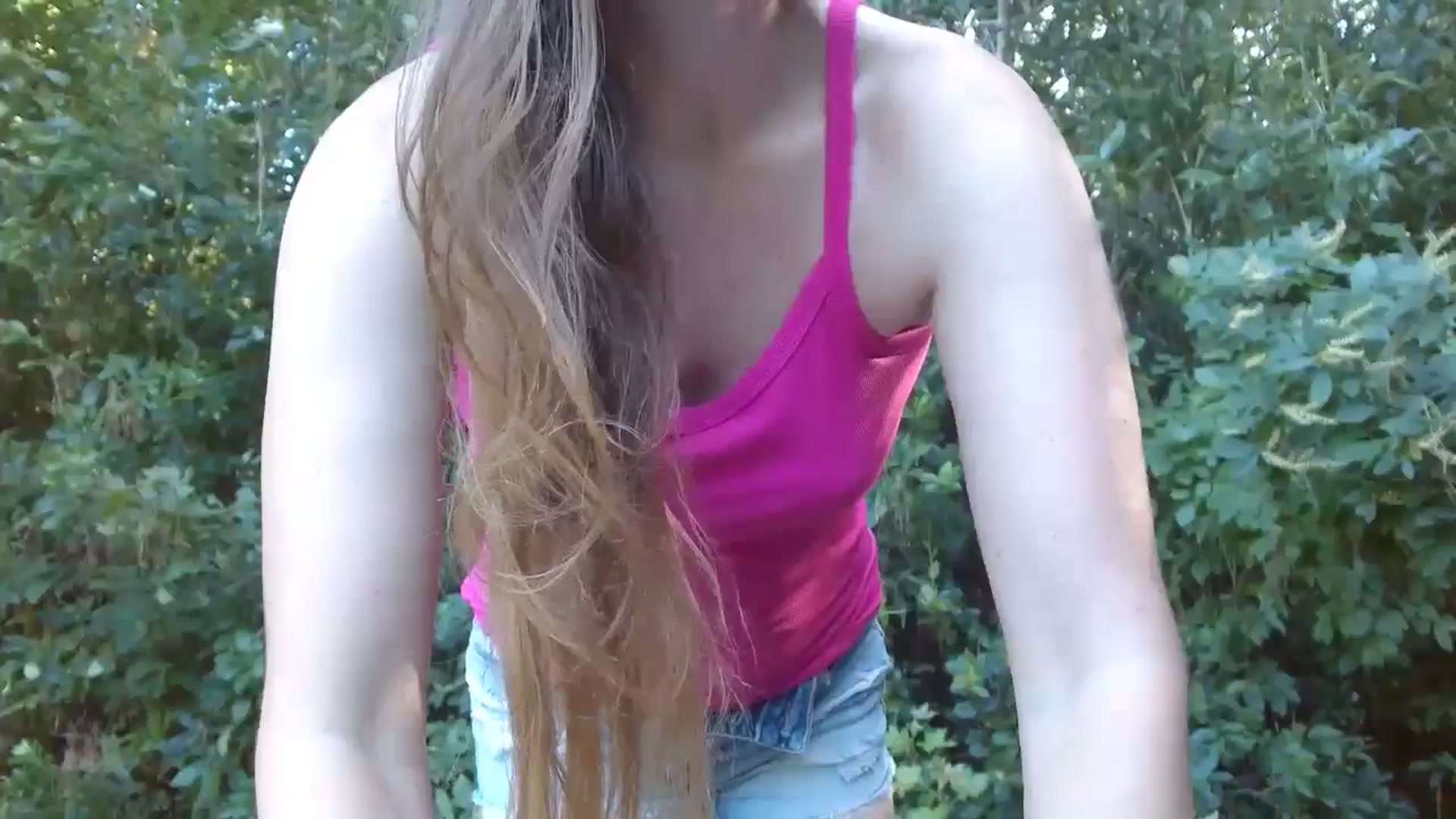 Gallery image thumbnail from GirlOffGrid's myfreecams stream on, 09/01/2024, 21:16 image 13 of 20