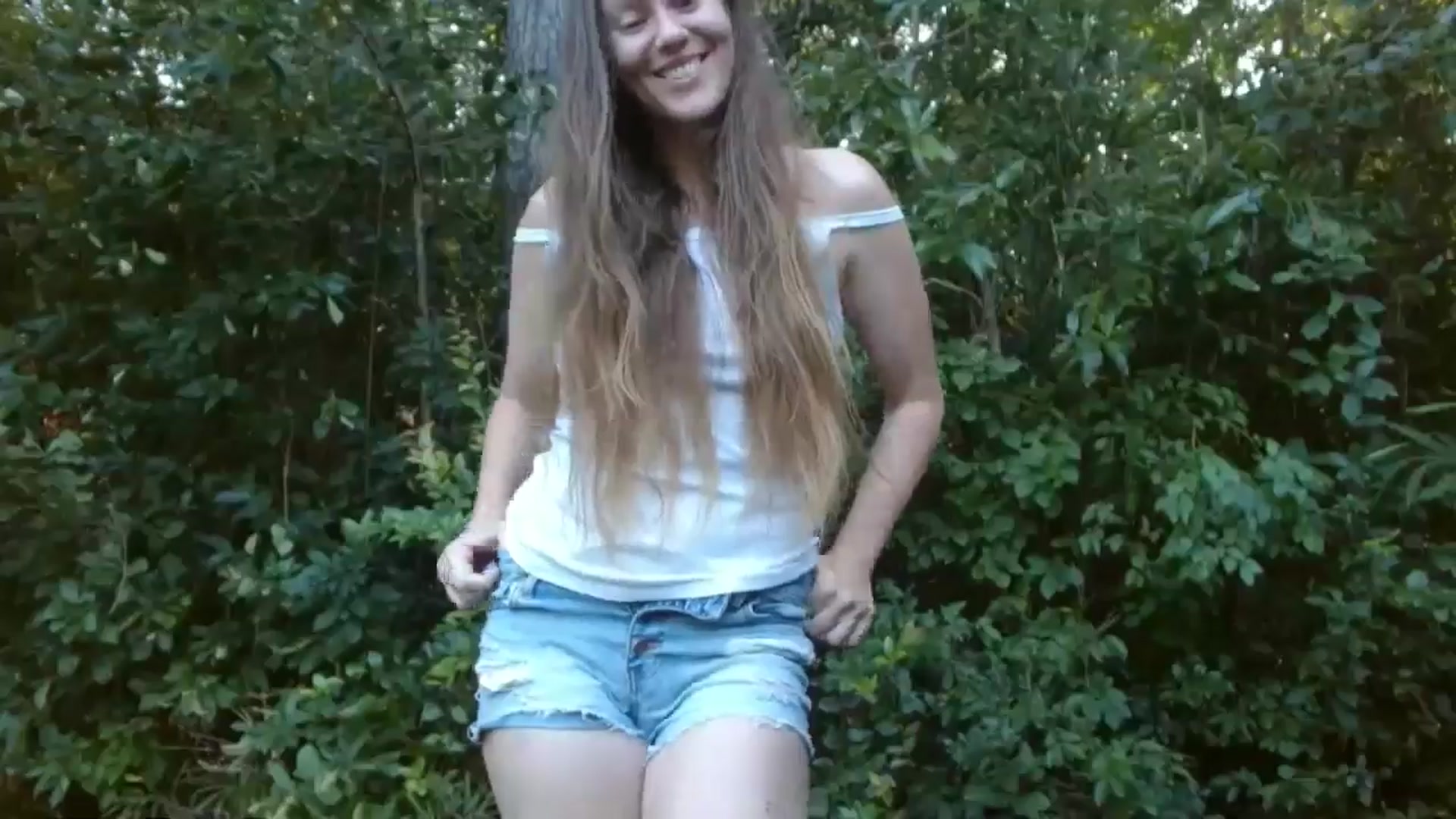 Gallery image thumbnail from GirlOffGrid's myfreecams stream on, 09/09/2024, 22:04 image 8 of 20