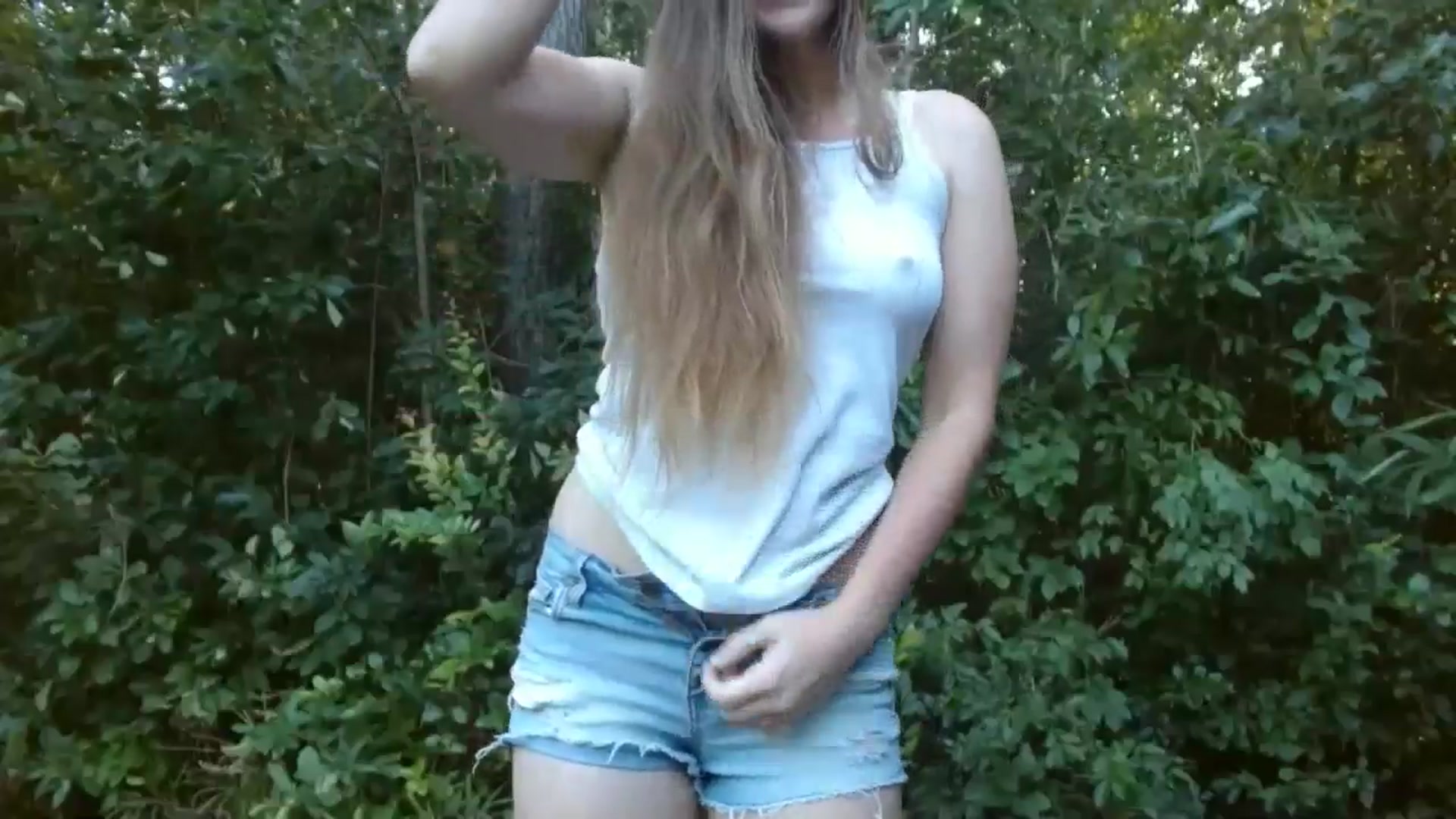 Gallery image thumbnail from GirlOffGrid's myfreecams stream on, 09/09/2024, 22:04 image 6 of 20