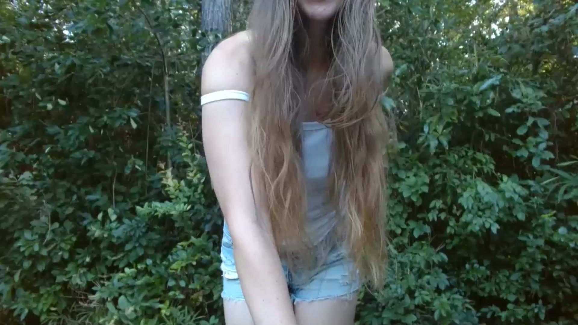 Gallery image thumbnail from GirlOffGrid's myfreecams stream on, 09/09/2024, 22:04 image 13 of 20