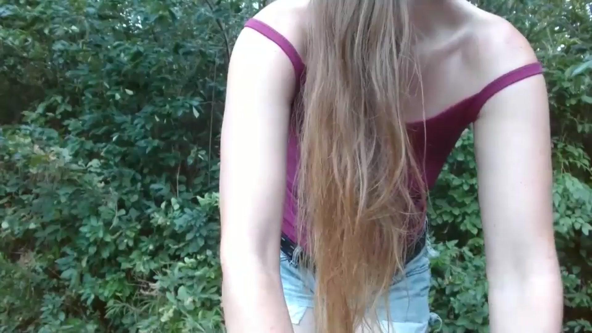 Gallery image thumbnail from GirlOffGrid's myfreecams stream on, 09/12/2024, 22:37 image 2 of 20