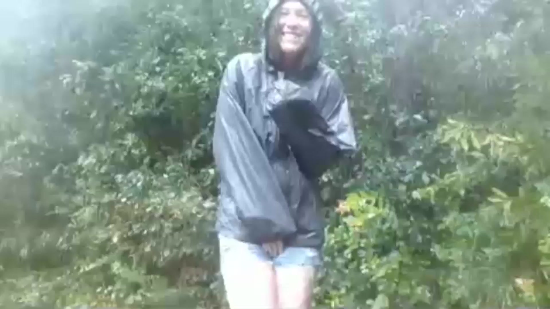Gallery image thumbnail from GirlOffGrid's myfreecams stream on, 09/16/2024, 18:26 image 3 of 20
