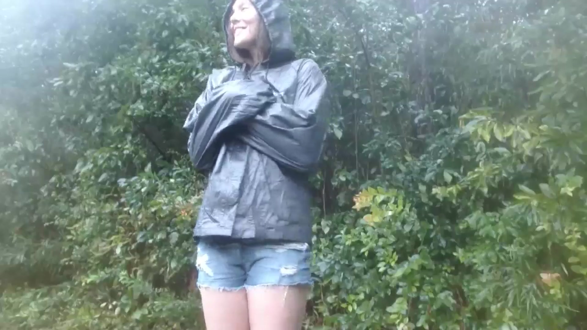 Gallery image thumbnail from GirlOffGrid's myfreecams stream on, 09/16/2024, 18:26 image 11 of 20