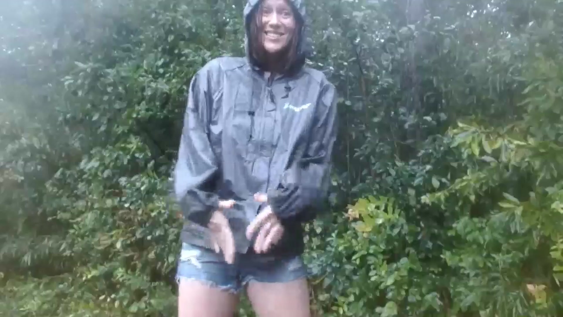 Gallery image thumbnail from GirlOffGrid's myfreecams stream on, 09/16/2024, 18:26 image 4 of 20