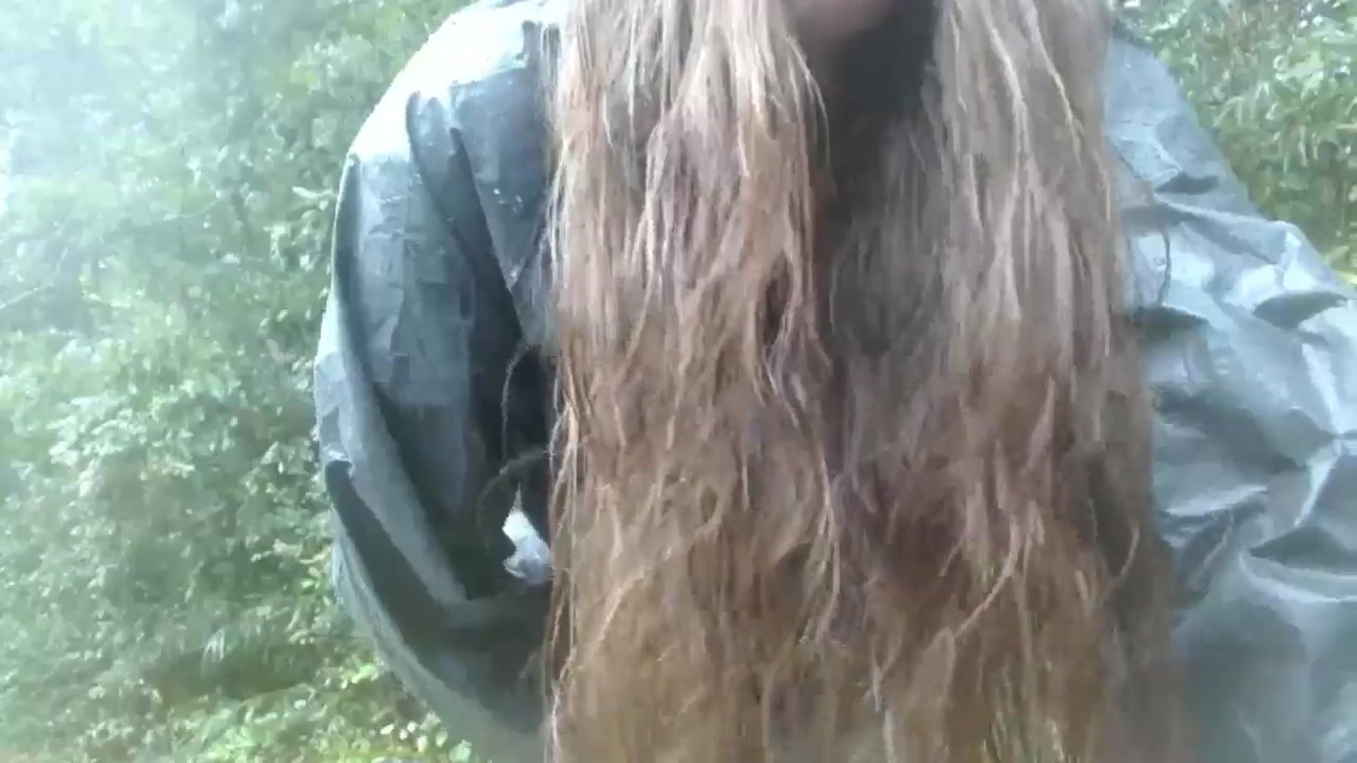 Gallery image thumbnail from GirlOffGrid's myfreecams stream on, 09/17/2024, 05:26 image 16 of 20