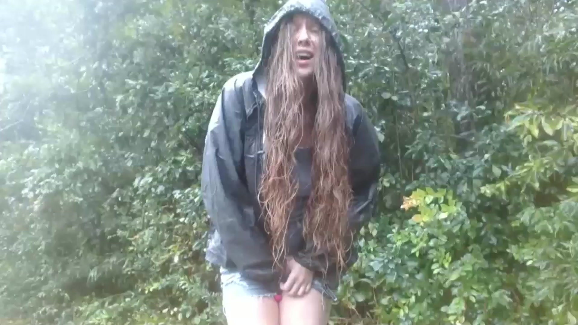 Gallery image thumbnail from GirlOffGrid's myfreecams stream on, 09/17/2024, 05:26 image 14 of 20