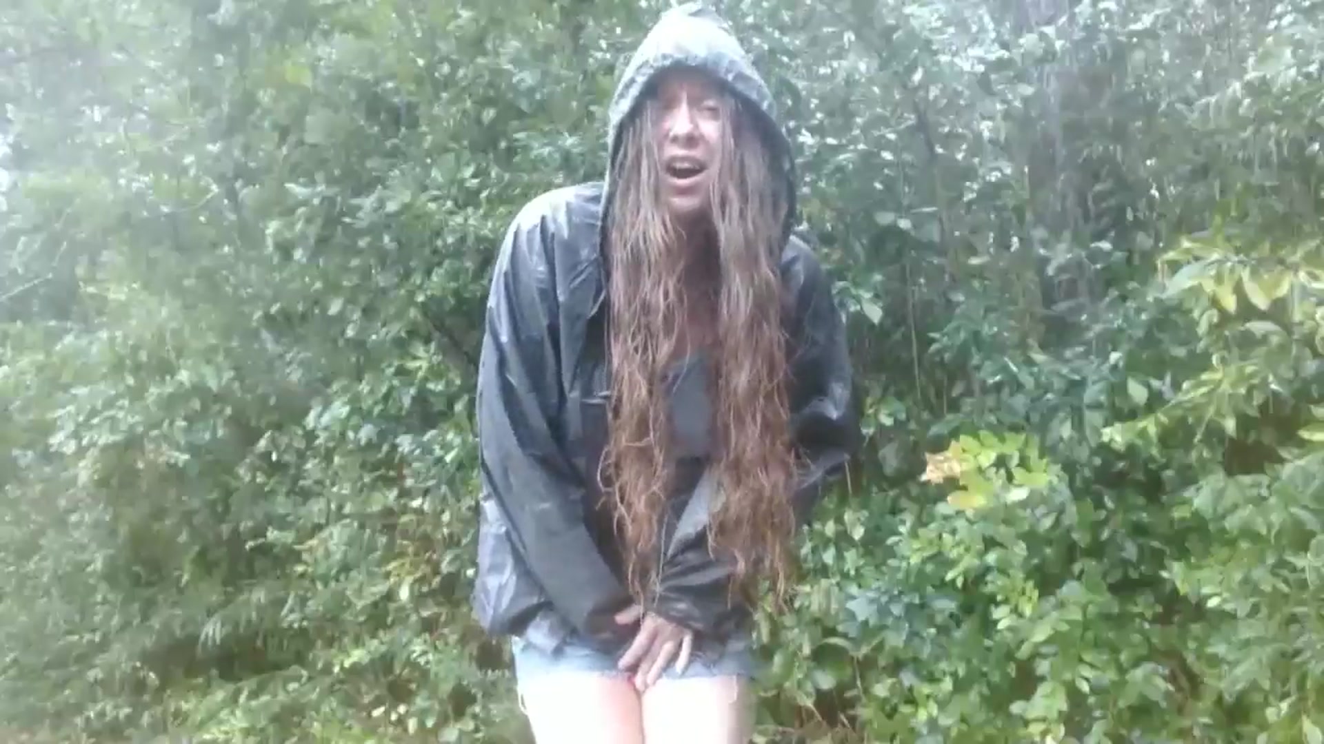 Gallery image thumbnail from GirlOffGrid's myfreecams stream on, 09/17/2024, 05:26 image 8 of 20