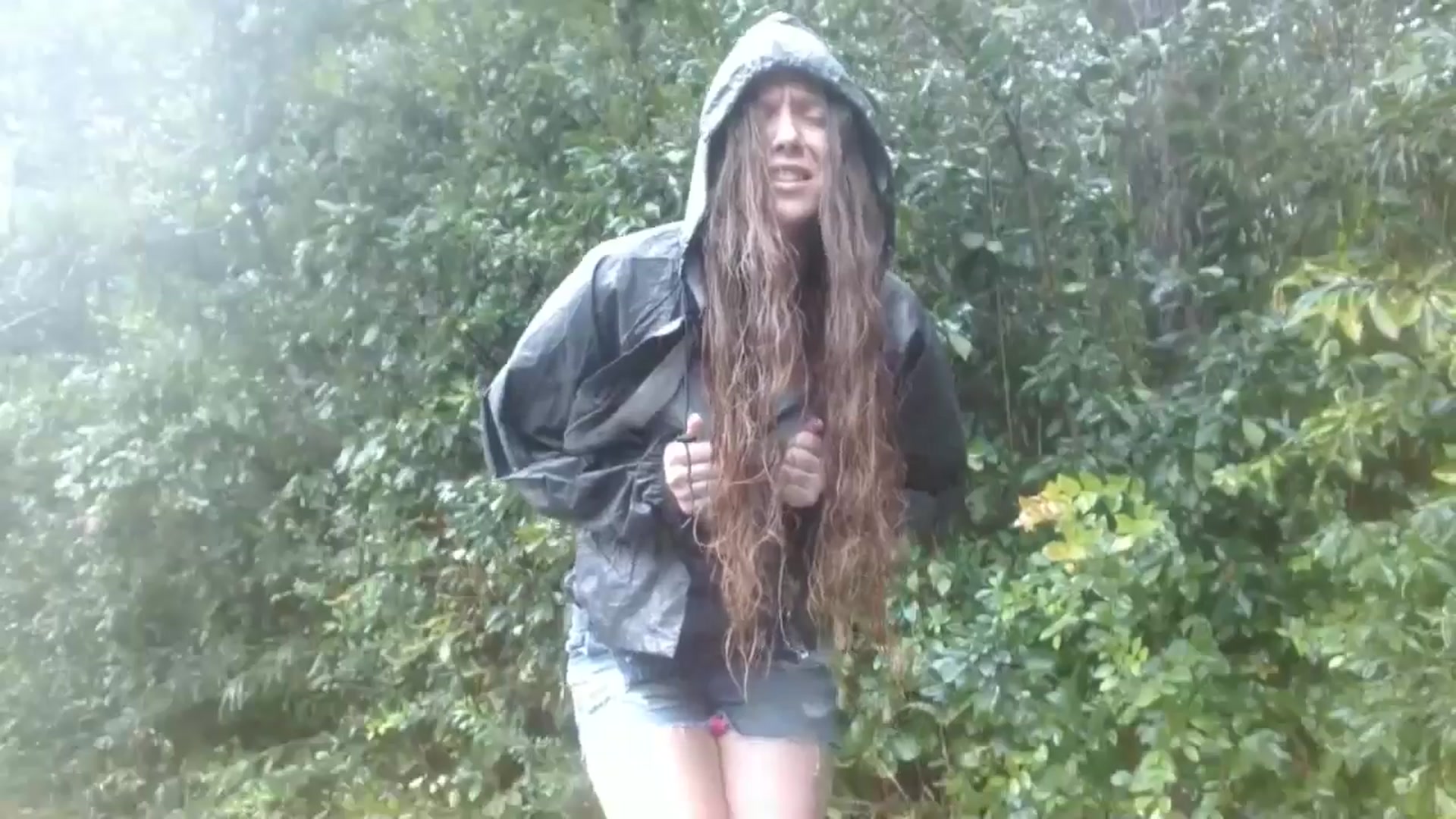 Gallery image thumbnail from GirlOffGrid's myfreecams stream on, 09/17/2024, 05:26 image 13 of 20
