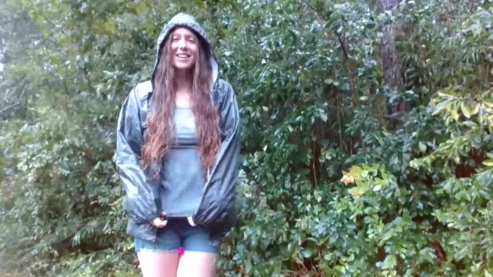 Gallery image thumbnail from GirlOffGrid's myfreecams stream on, 09/17/2024, 04:09 image 10 of 20