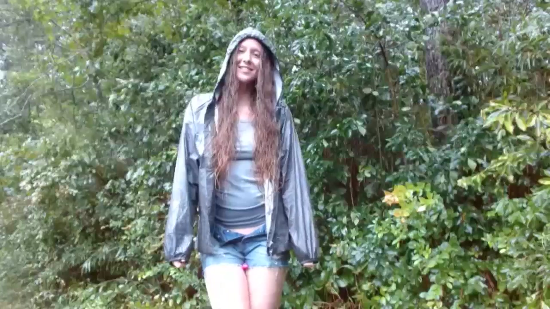 Gallery image thumbnail from GirlOffGrid's myfreecams stream on, 09/17/2024, 04:09 image 11 of 20