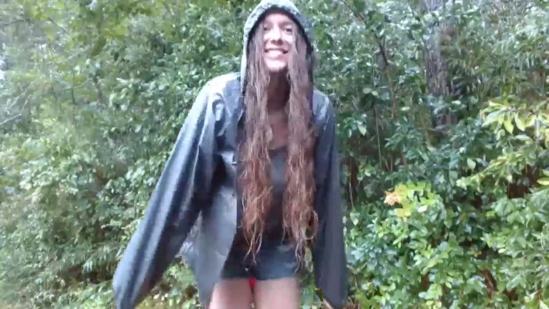 Gallery image thumbnail from GirlOffGrid's myfreecams stream on, 09/17/2024, 04:09 image 14 of 20