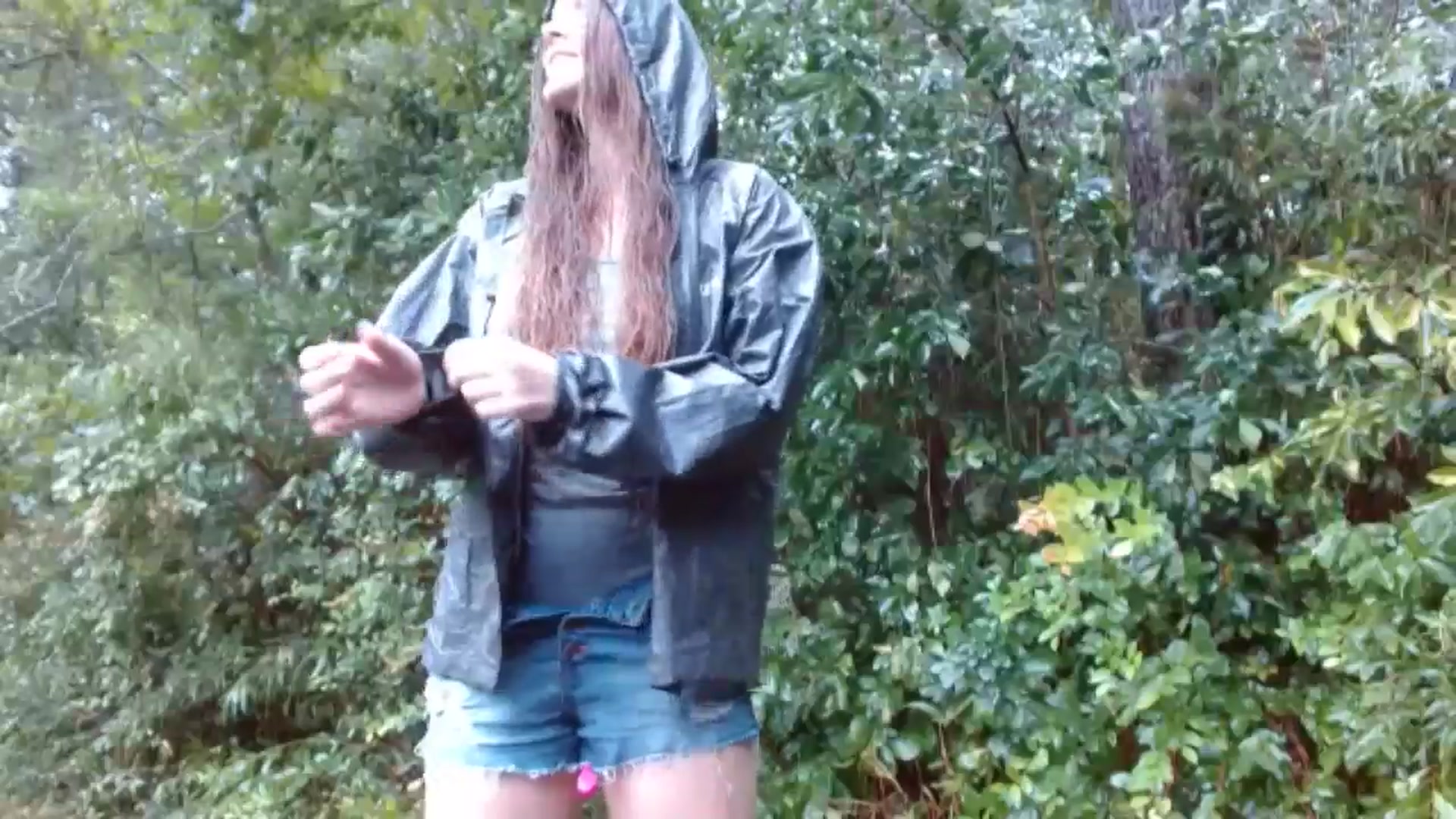Gallery image thumbnail from GirlOffGrid's myfreecams stream on, 09/17/2024, 04:09 image 19 of 20