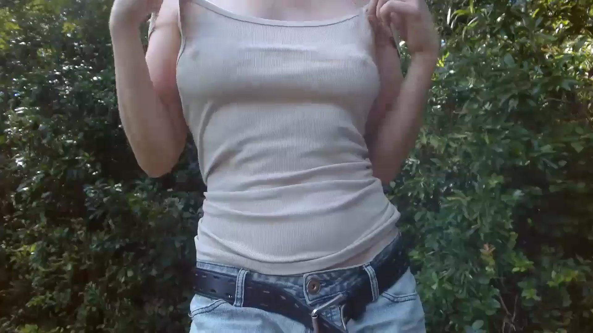 Gallery image thumbnail from GirlOffGrid's myfreecams stream on, 09/18/2024, 15:32 image 15 of 20