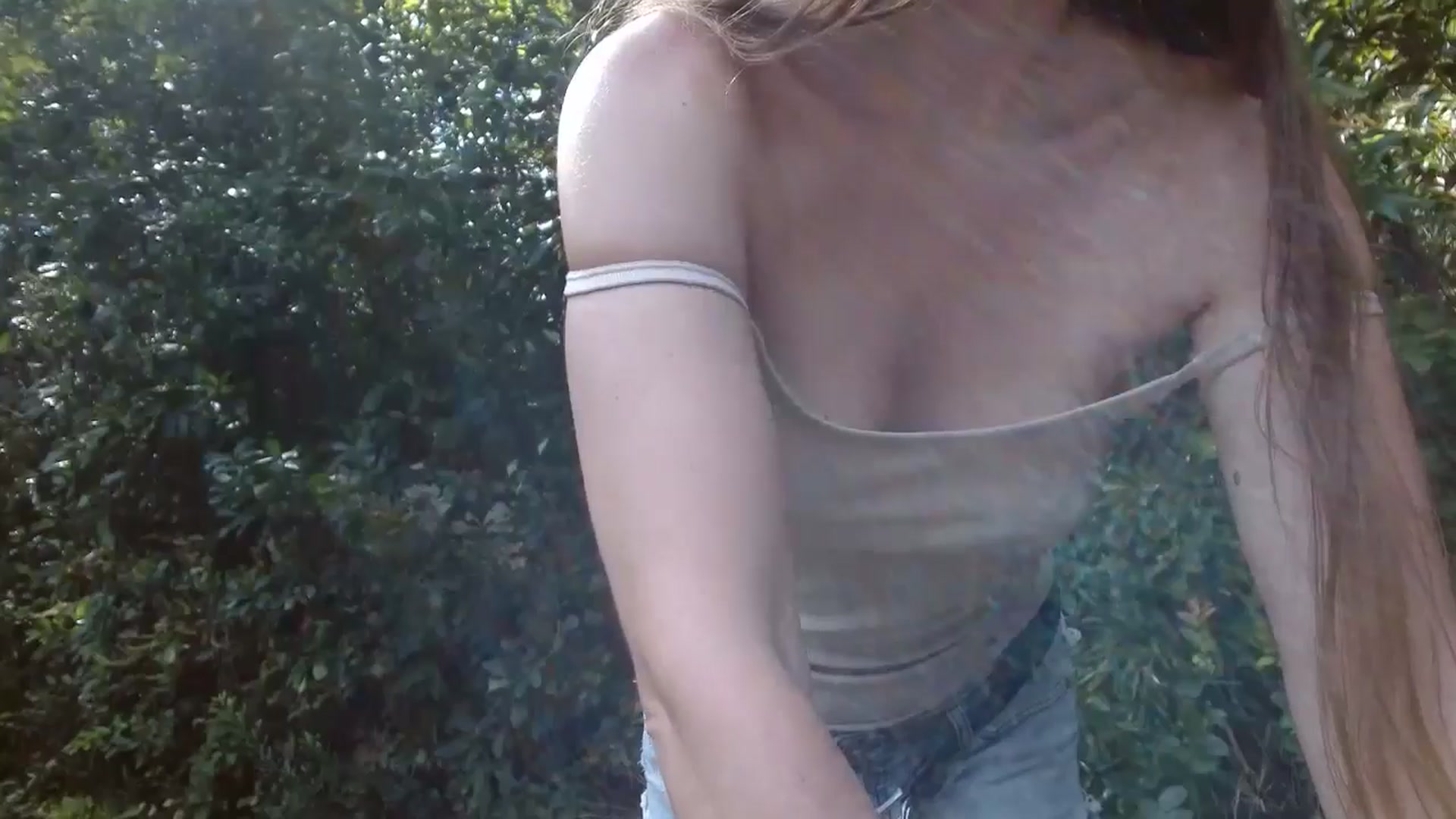 Gallery image thumbnail from GirlOffGrid's myfreecams stream on, 09/18/2024, 15:32 image 16 of 20