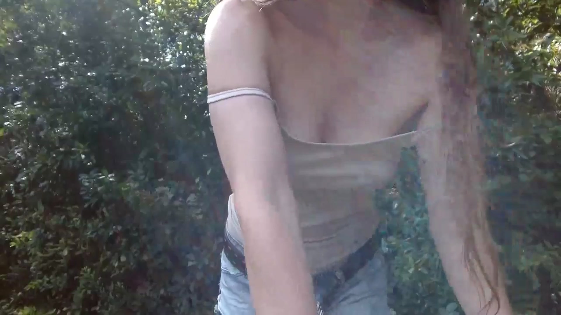Gallery image thumbnail from GirlOffGrid's myfreecams stream on, 09/18/2024, 15:32 image 17 of 20