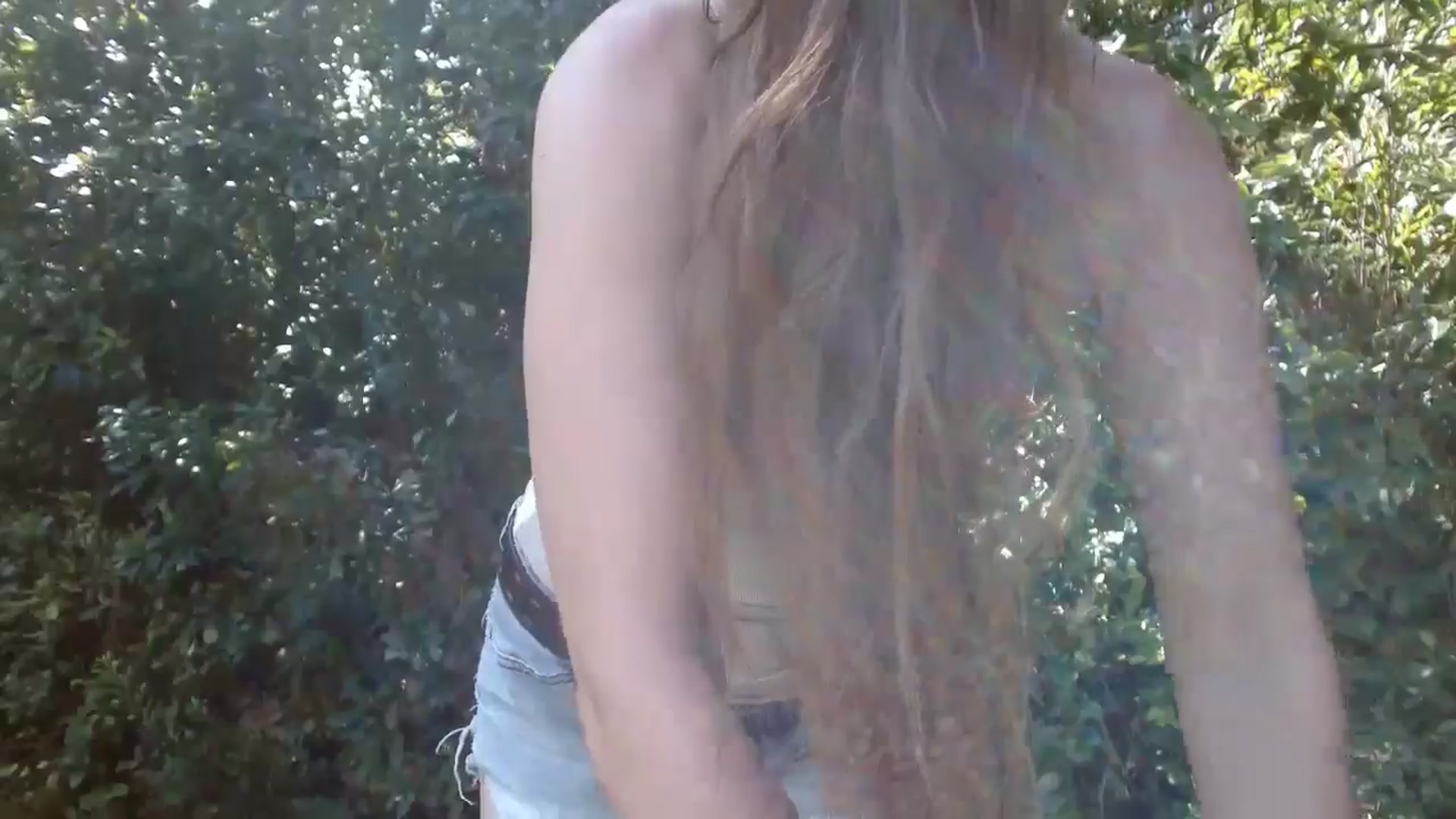 Gallery image thumbnail from GirlOffGrid's myfreecams stream on, 09/18/2024, 16:08 image 9 of 20