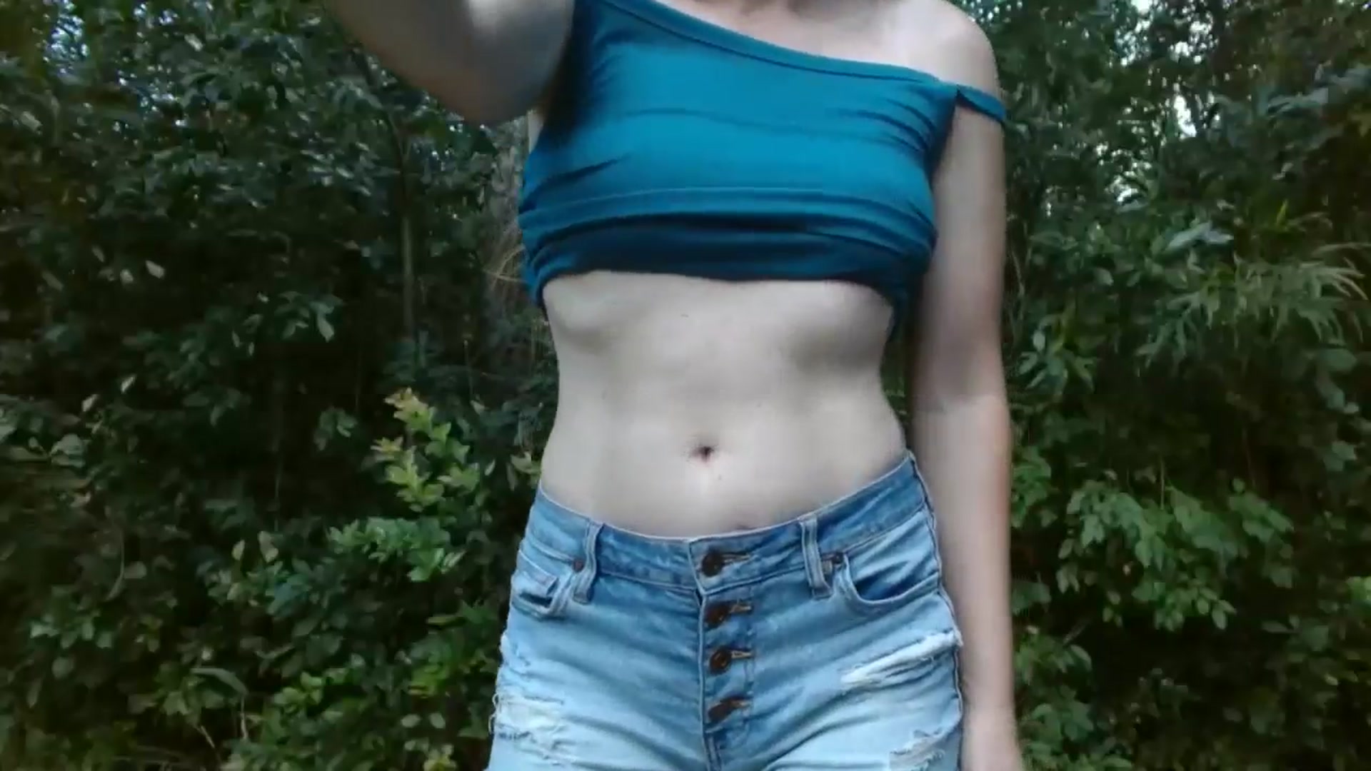 Gallery image thumbnail from GirlOffGrid's myfreecams stream on, 09/19/2024, 18:44 image 6 of 20