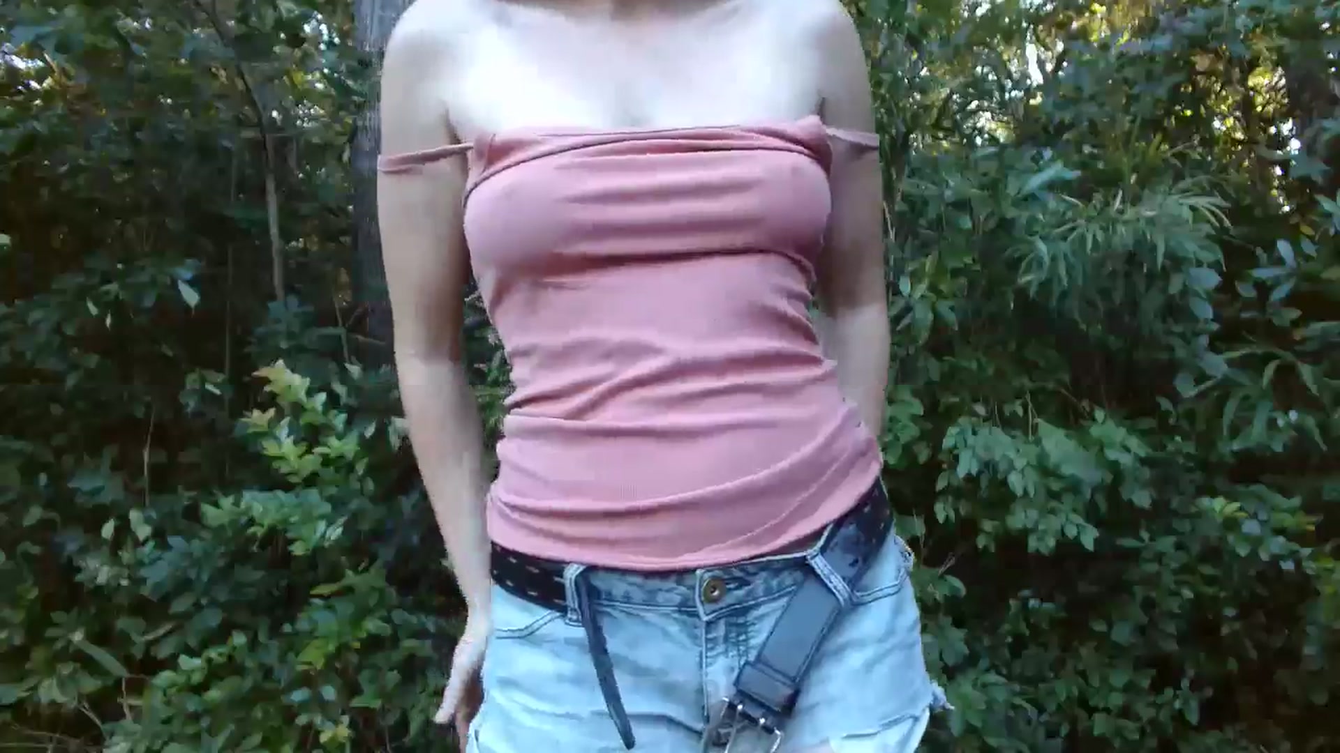 Gallery image thumbnail from GirlOffGrid's myfreecams stream on, 09/21/2024, 22:22 image 18 of 20