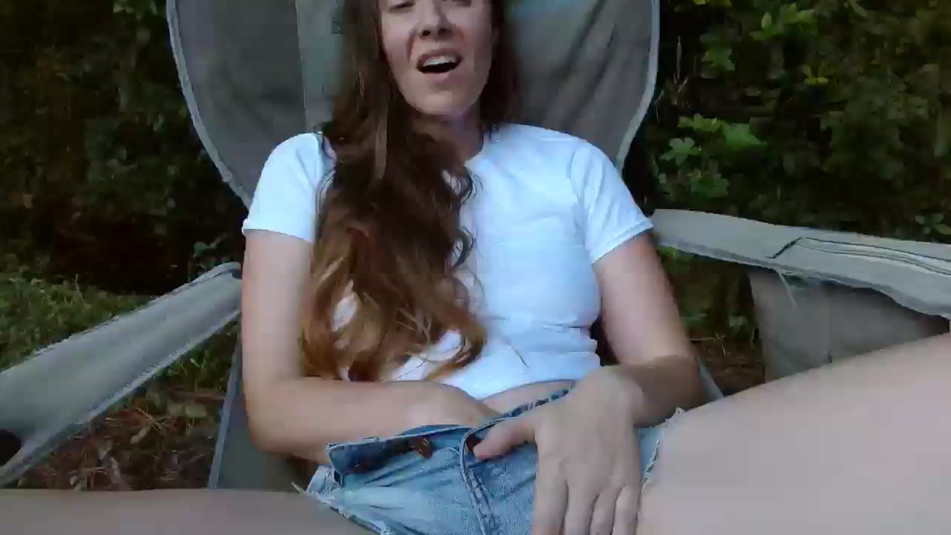 Gallery image thumbnail from GirlOffGrid's myfreecams stream on, 09/22/2024, 20:53 image 11 of 20