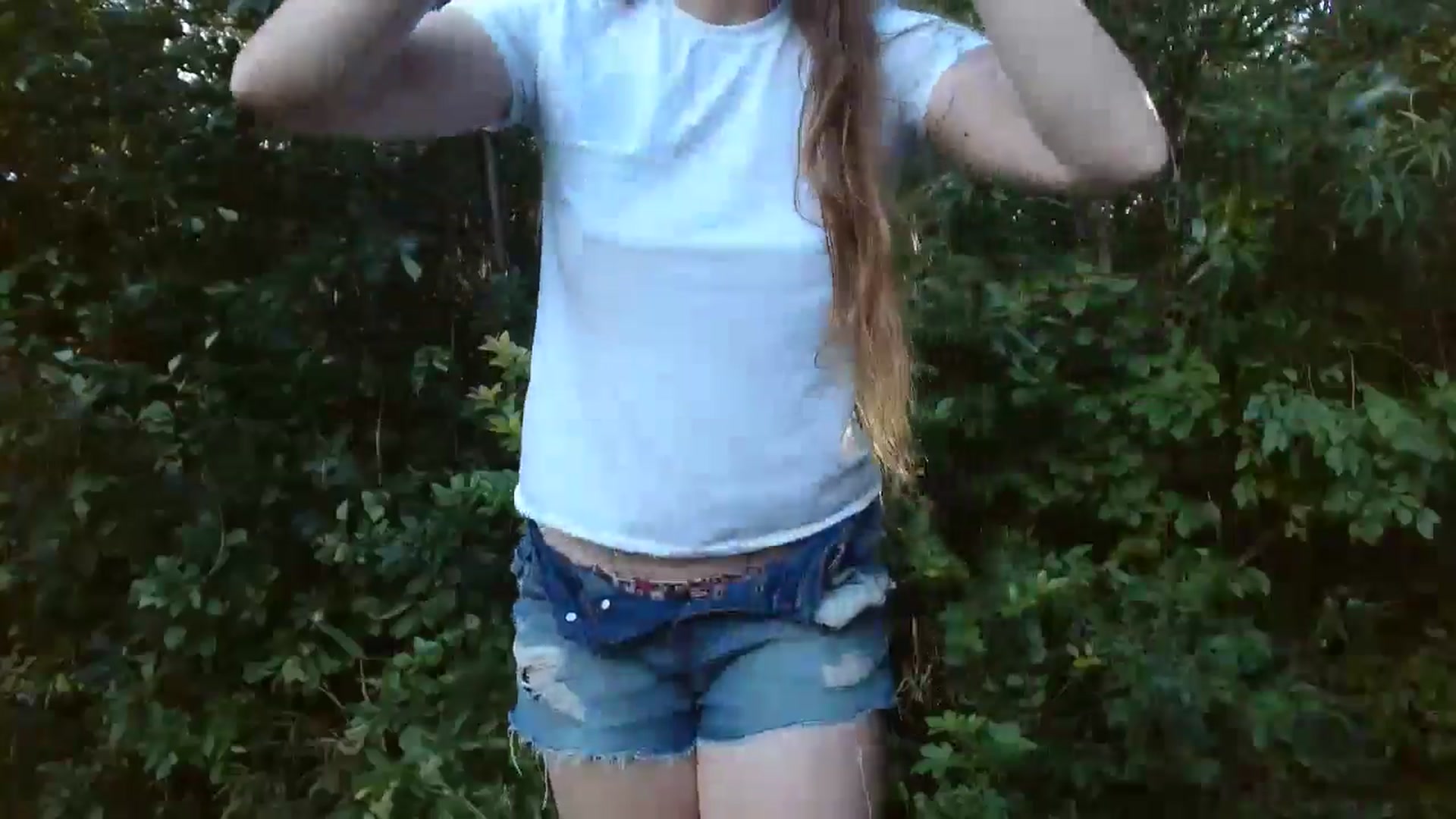 Gallery image thumbnail from GirlOffGrid's myfreecams stream on, 09/22/2024, 21:49 image 6 of 20