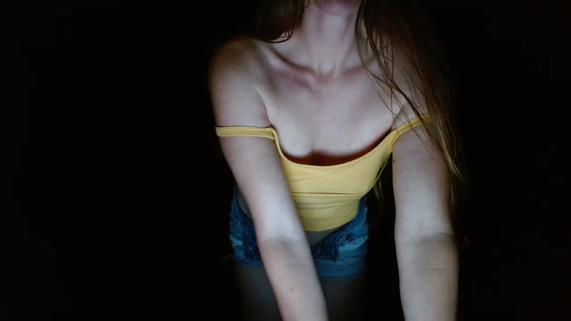 Gallery image thumbnail from GirlOffGrid's myfreecams stream on, 09/24/2024, 24:31 image 3 of 20