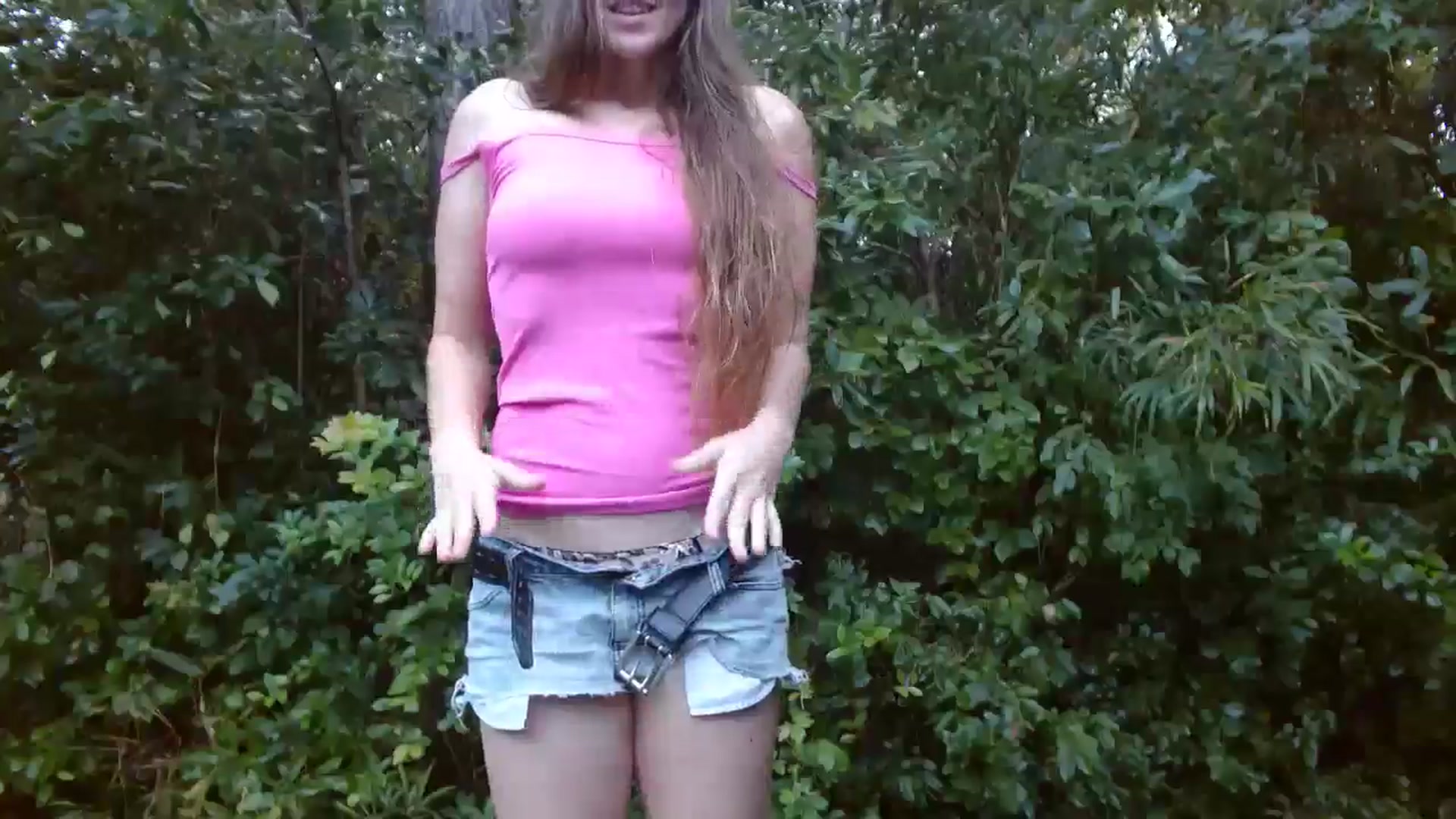 Gallery image thumbnail from GirlOffGrid's myfreecams stream on, 09/24/2024, 23:03 image 10 of 20
