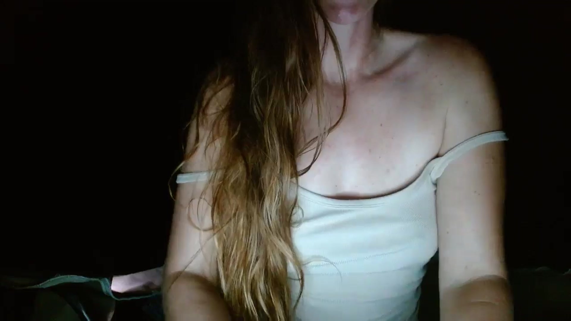 Gallery image thumbnail from GirlOffGrid's myfreecams stream on, 09/26/2024, 01:48 image 6 of 20