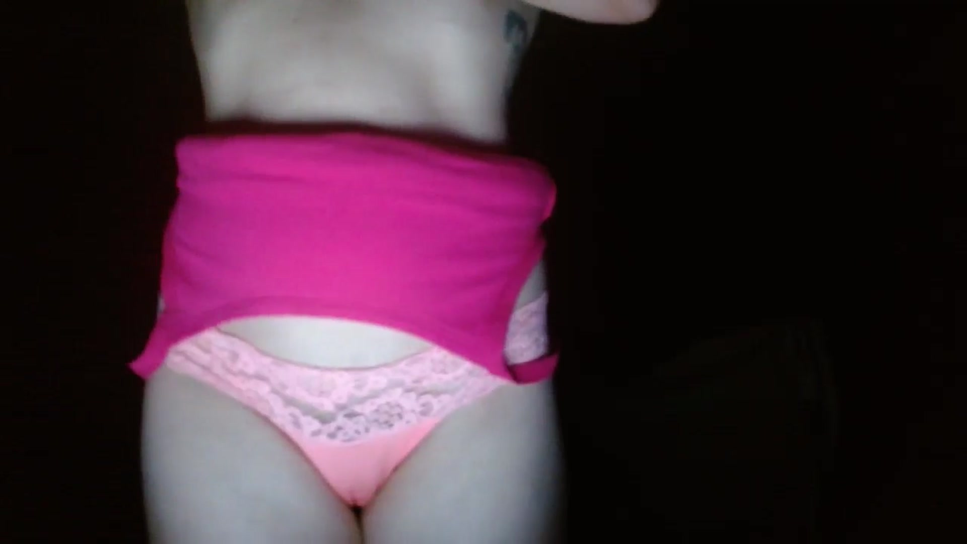 Gallery image thumbnail from GirlOffGrid's myfreecams stream on, 09/28/2024, 03:56 image 17 of 20