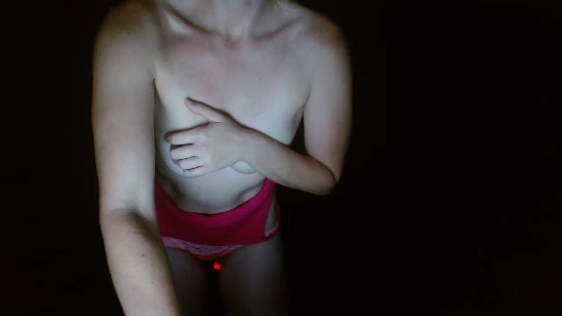 Gallery image thumbnail from GirlOffGrid's myfreecams stream on, 09/28/2024, 03:56 image 13 of 20