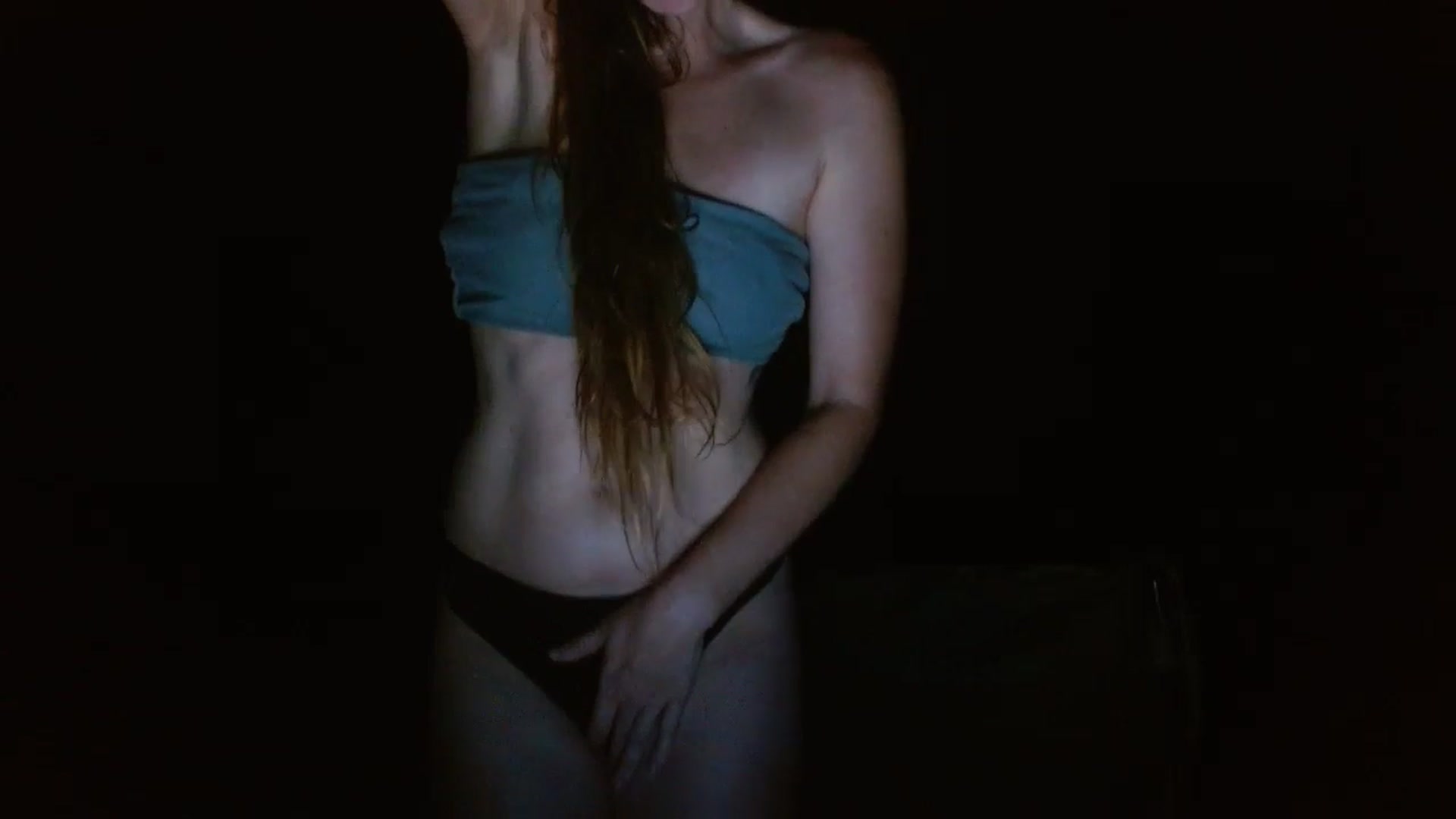 Gallery image thumbnail from GirlOffGrid's myfreecams stream on, 09/29/2024, 02:18 image 15 of 20