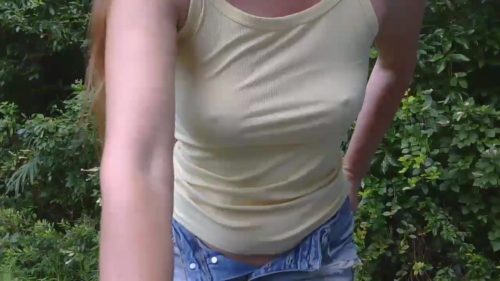 Gallery image thumbnail from GirlOffGrid's myfreecams stream on, 08/03/2025, 23:29 image 10 of 20