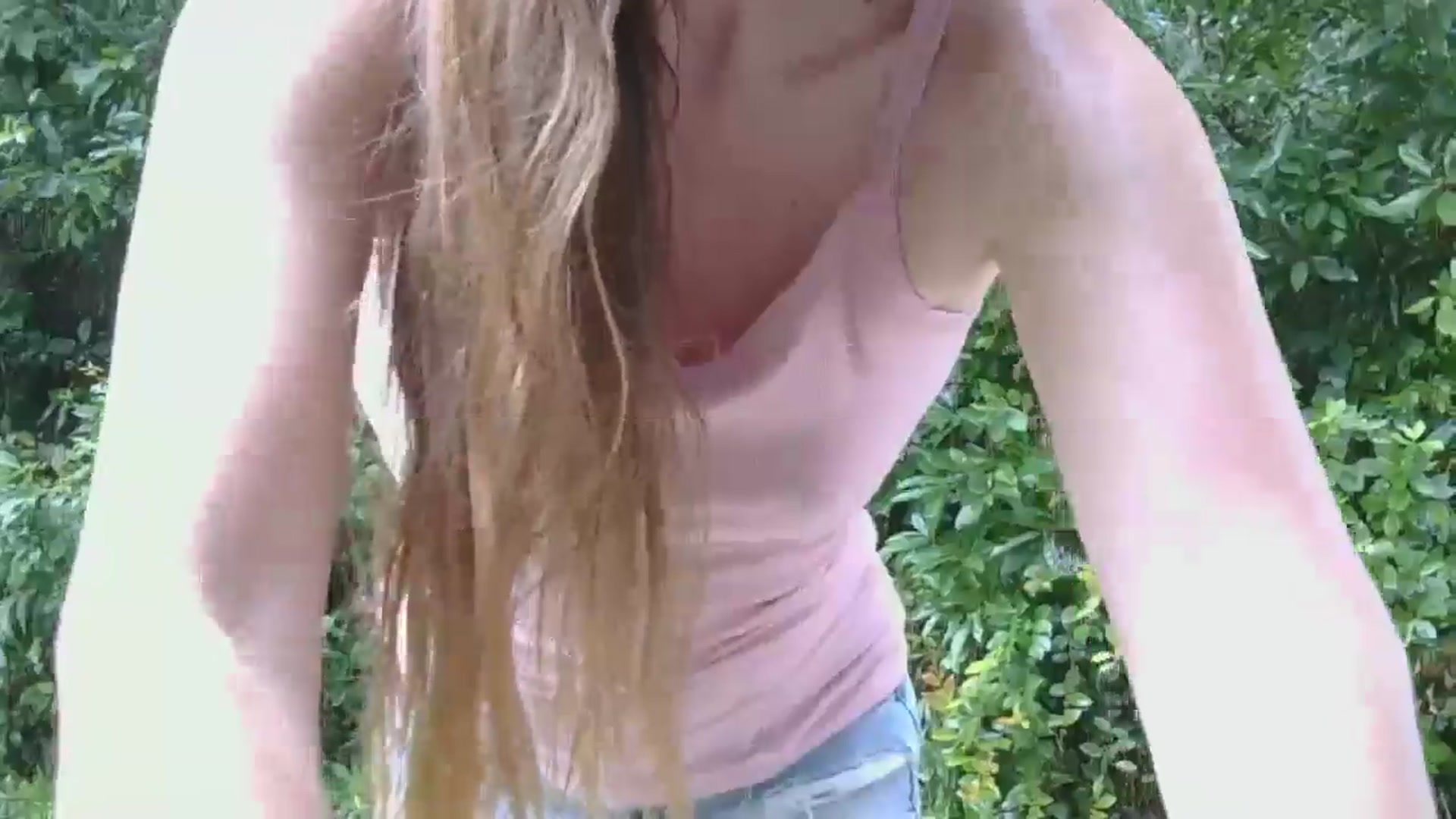 Gallery image thumbnail from GirlOffGrid's myfreecams stream on, 08/06/2025, 15:37 image 4 of 20